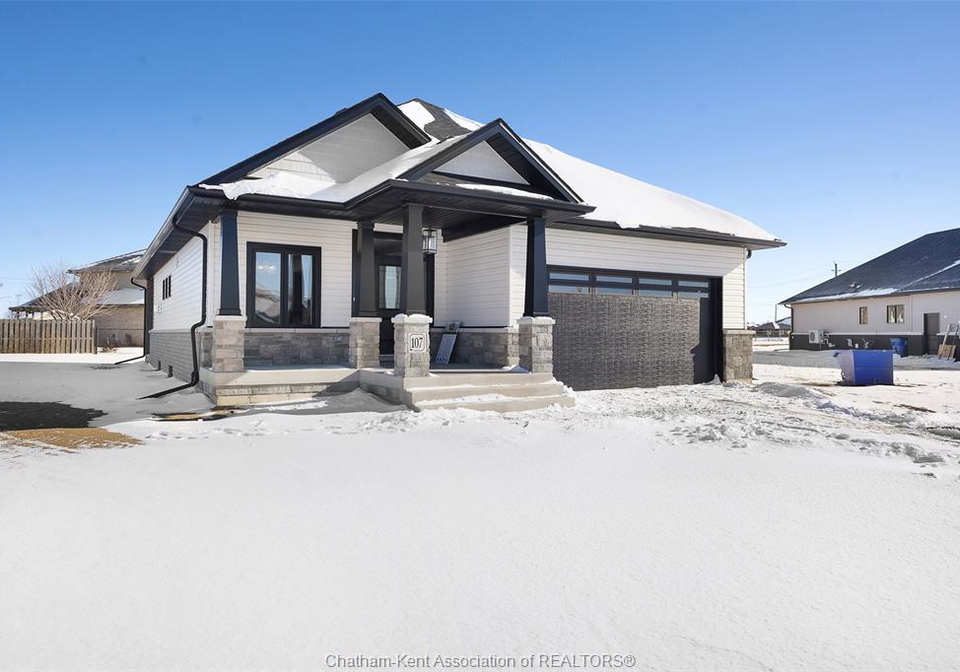 111-fenceline-drive-chatham-ontario-26009646
