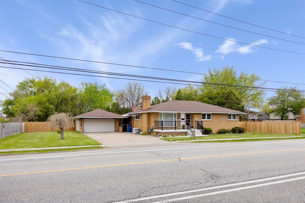 1400-totten-windsor-ontario-26009658