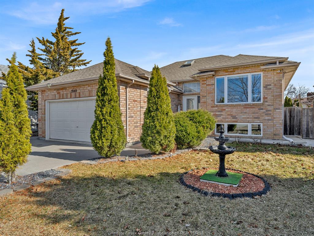 2848-southridge-windsor-ontario-26009672