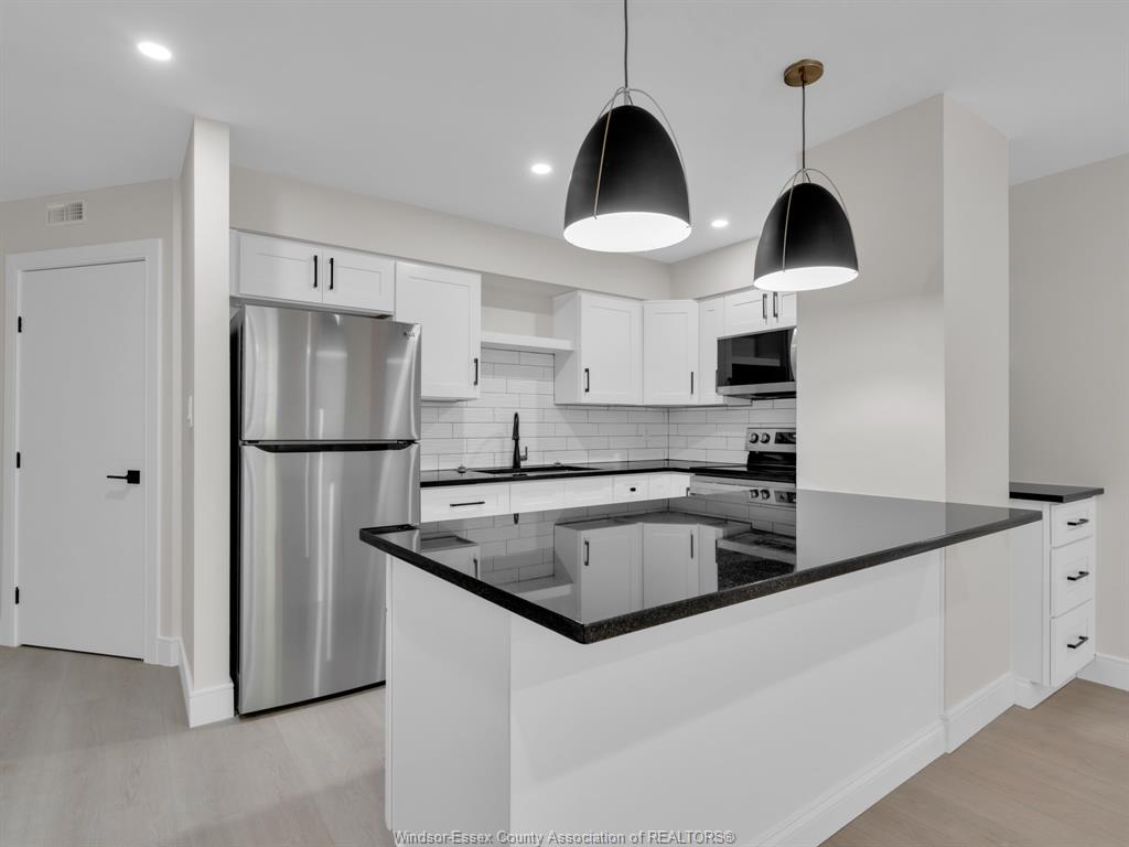 3177-riverside-drive-east-windsor-ontario-26009691