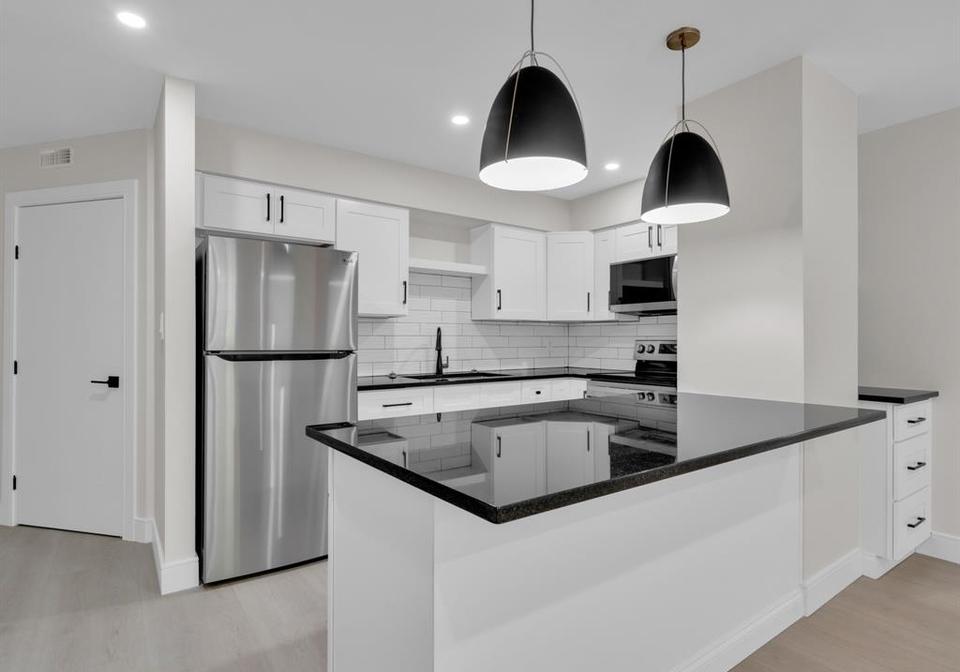 3177-riverside-drive-east-windsor-ontario-26009691