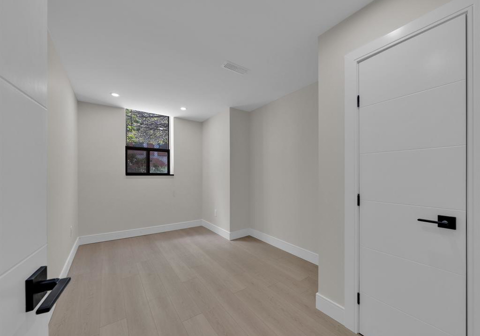 3177-riverside-drive-east-windsor-ontario-26009691