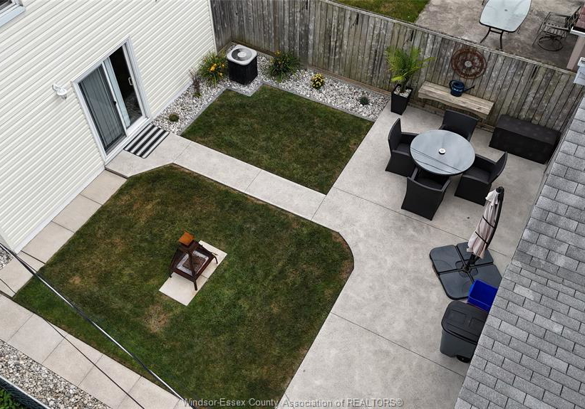 1527-pierre-windsor-ontario-26009695