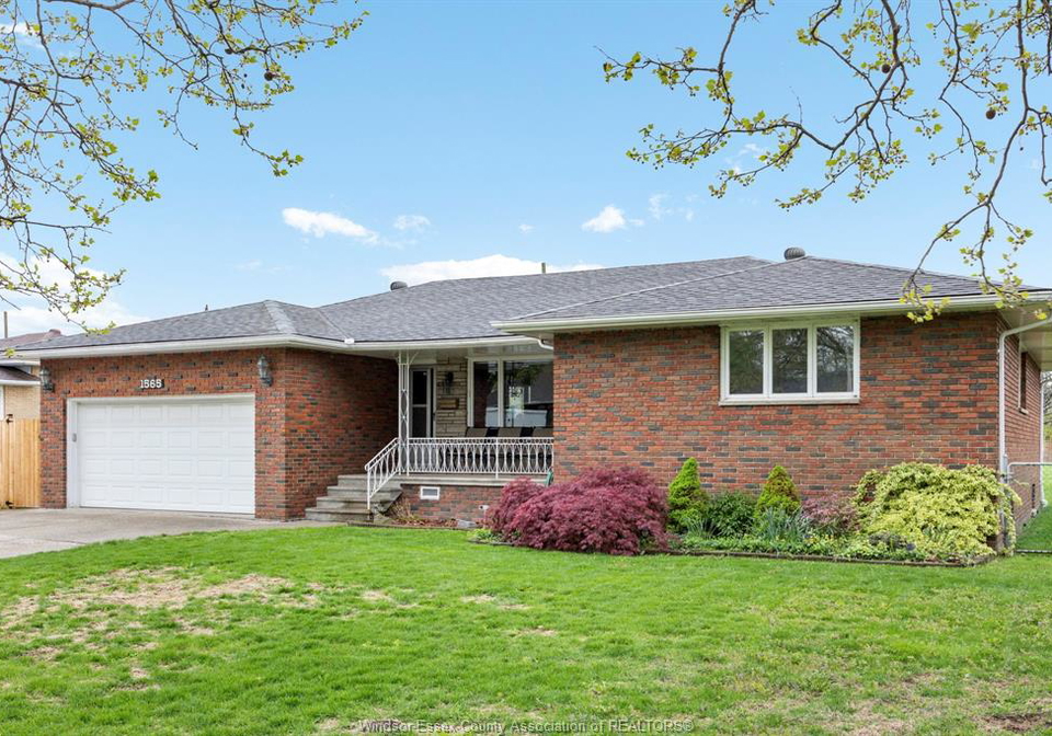 1565-roxborough-windsor-ontario-26009709