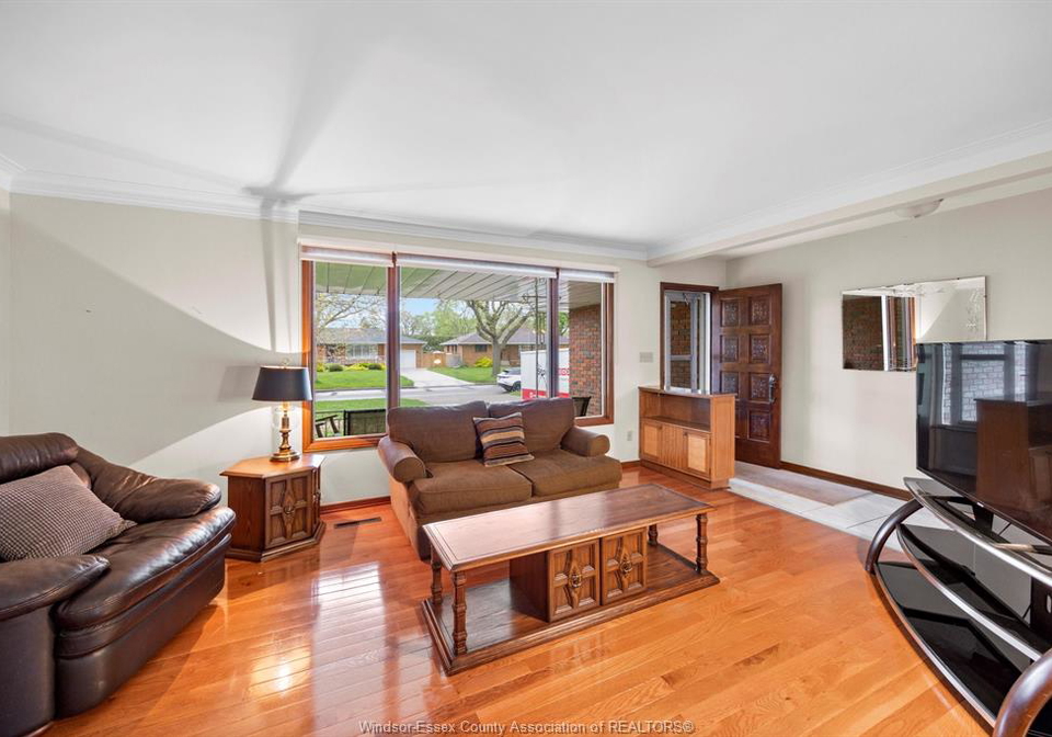 1565-roxborough-windsor-ontario-26009709