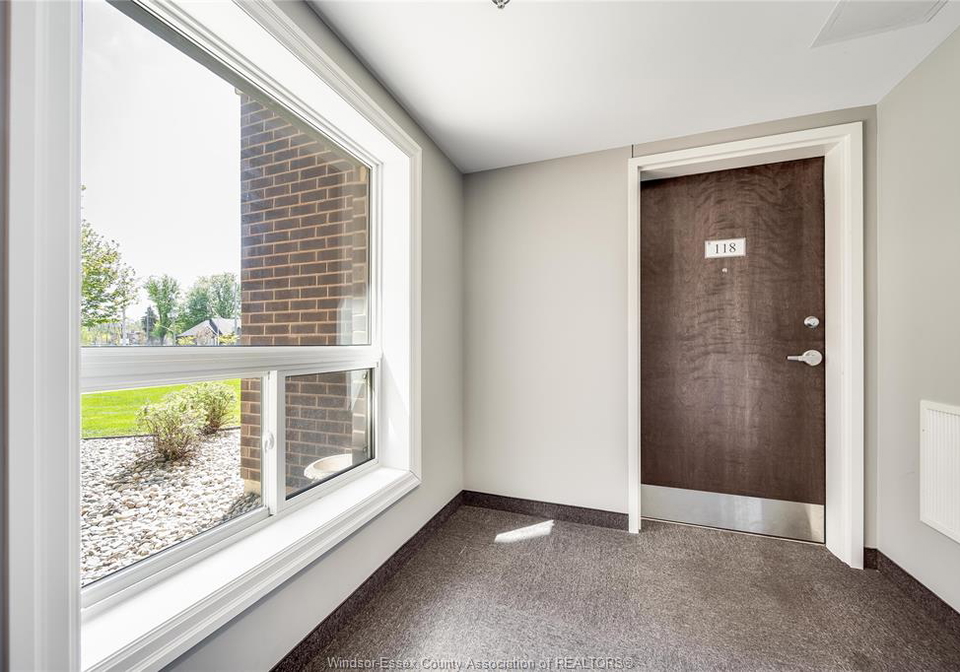 5840-newman-boulevard-lasalle-ontario-26009727