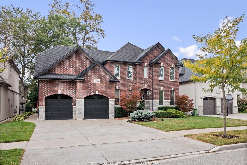 1265-maple-lasalle-ontario-26009749