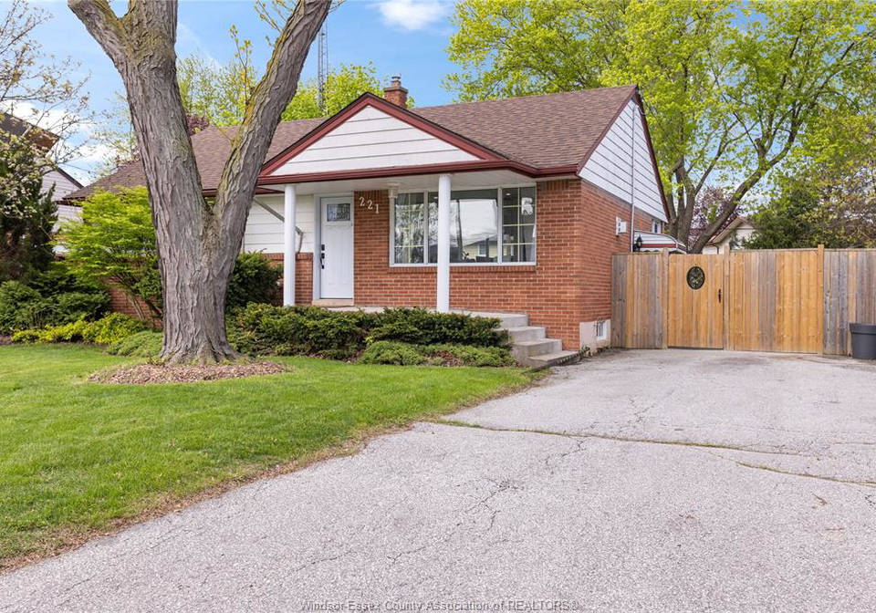 221-grace-road-tecumseh-ontario-26009752