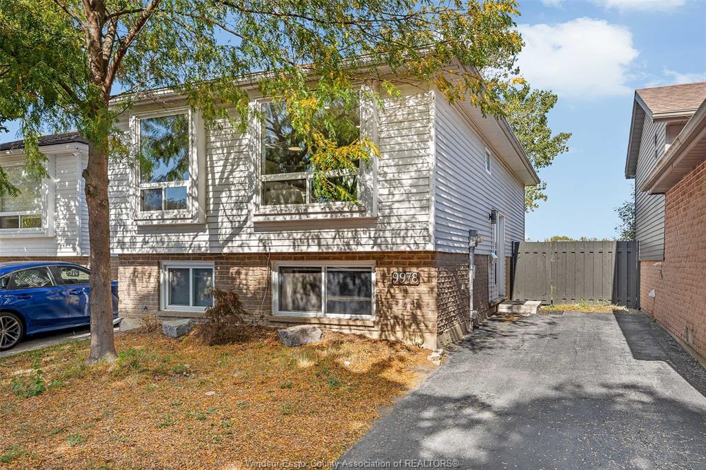 9978-forest-glade-court-windsor-ontario-26009765