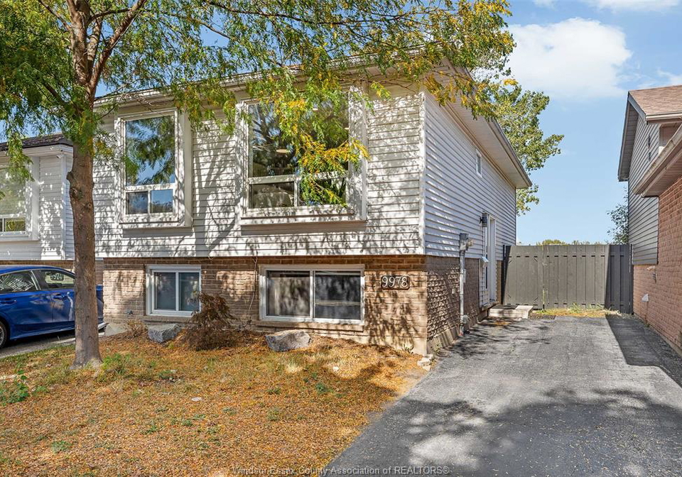 9978-forest-glade-court-windsor-ontario-26009765