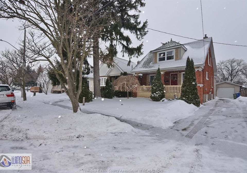 2471-pillette-windsor-ontario-26009773
