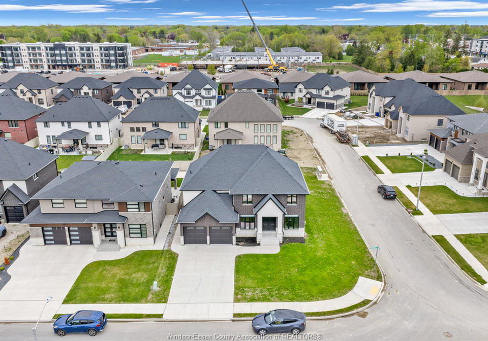 569-holburn-windsor-ontario-26009779