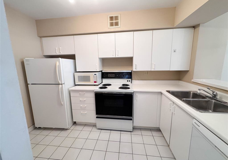 75-riverside-drive-east-windsor-ontario-26009796