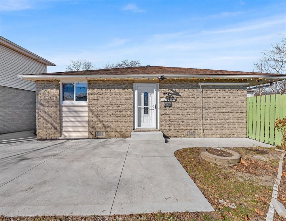 1345-bentcliffe-court-windsor-ontario-26009797