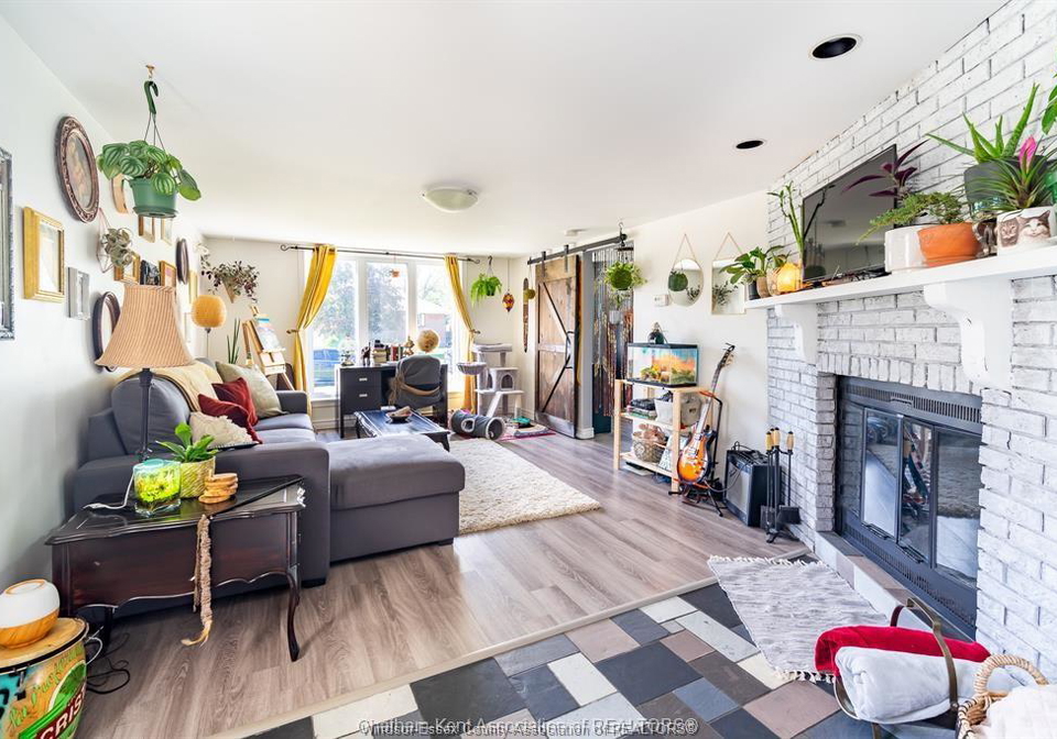 12346-48-arbour-street-tecumseh-ontario-26009814