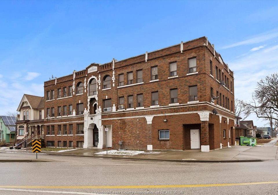 581-cataraqui-street-windsor-ontario-26009840
