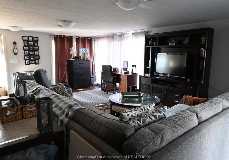 2-freda-street-ridgetown-ontario-26009870