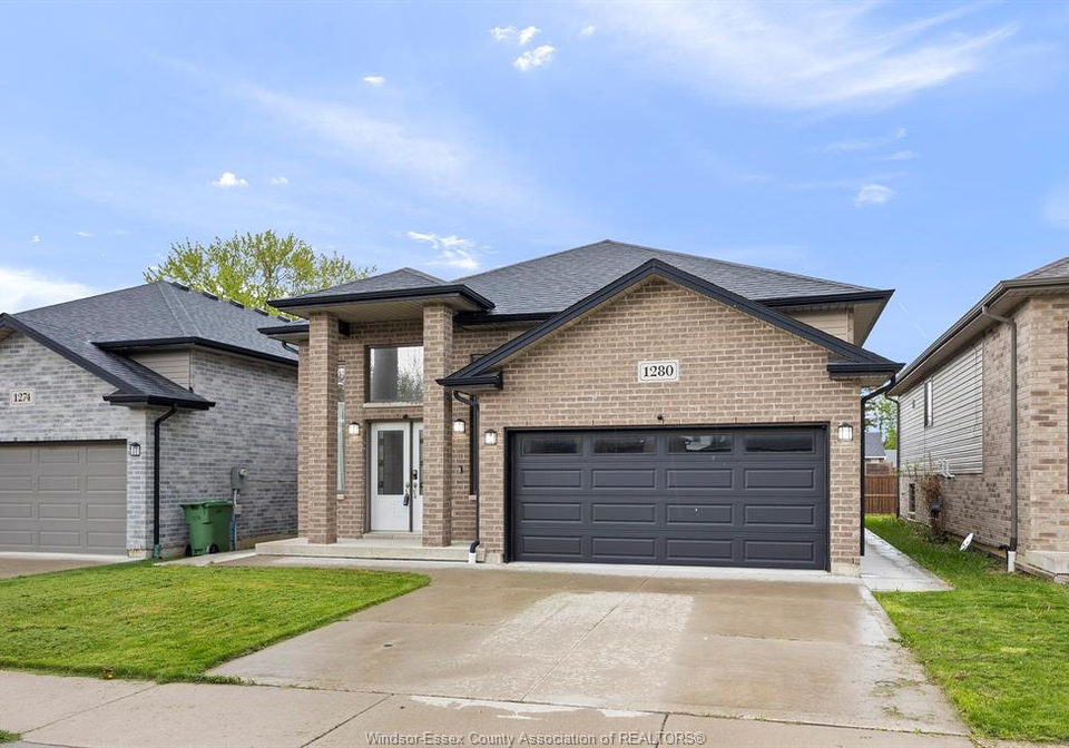 1280-eastlawn-windsor-ontario-26009912