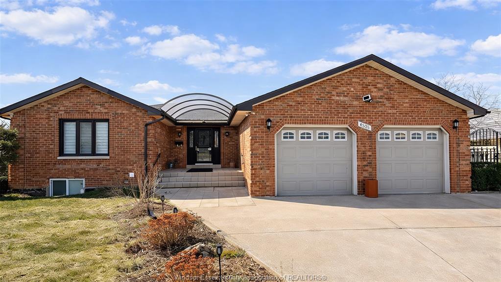 4585-howard-avenue-windsor-ontario-26009922
