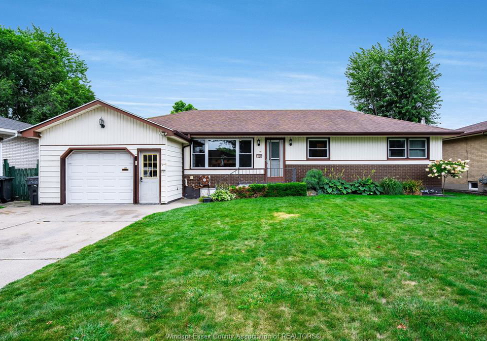 104-danforth-avenue-leamington-ontario-26009932