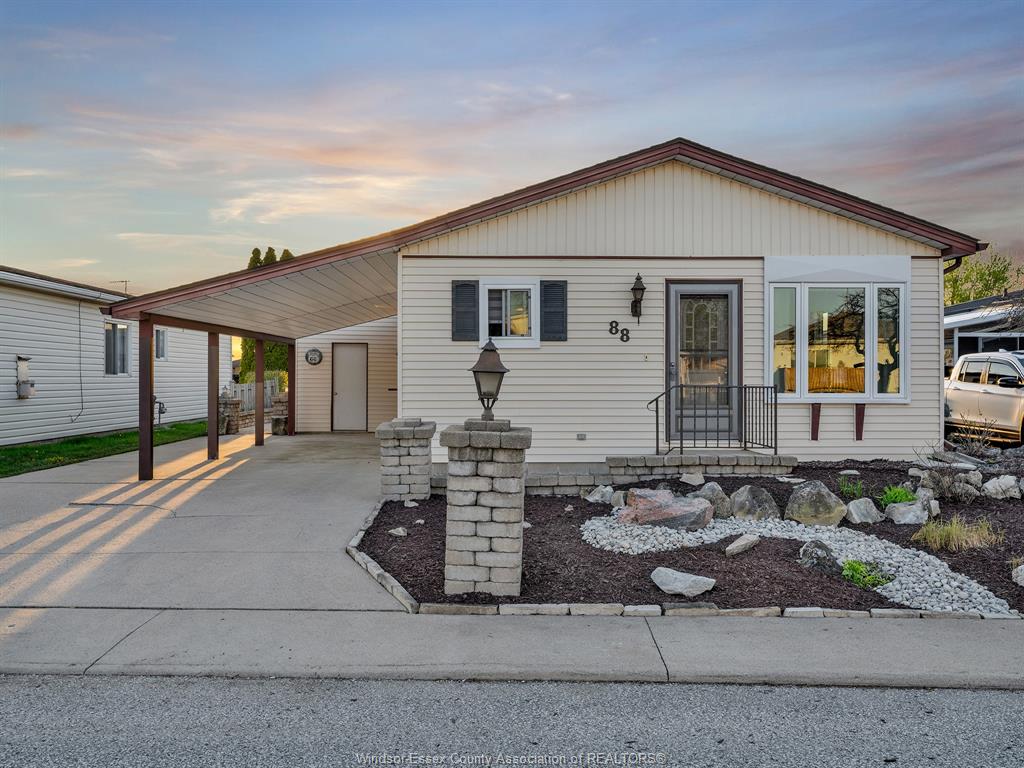 88-parkside-mcgregor-ontario-26009944