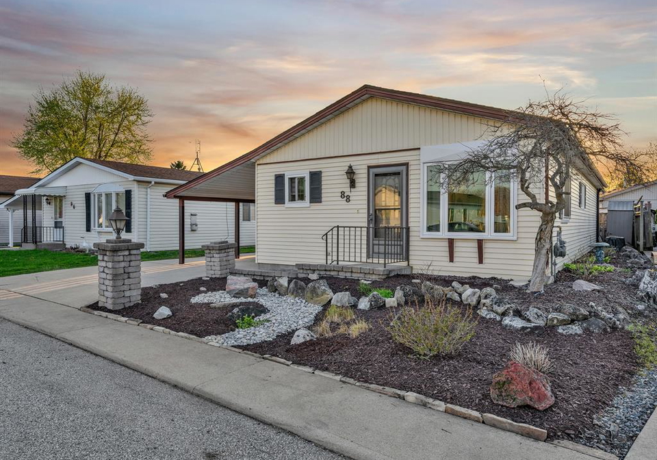88-parkside-mcgregor-ontario-26009944