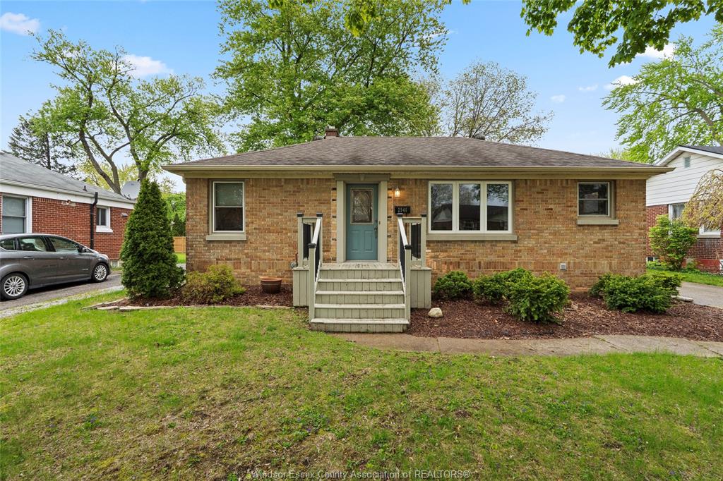 2940-randolph-avenue-windsor-ontario-26009949