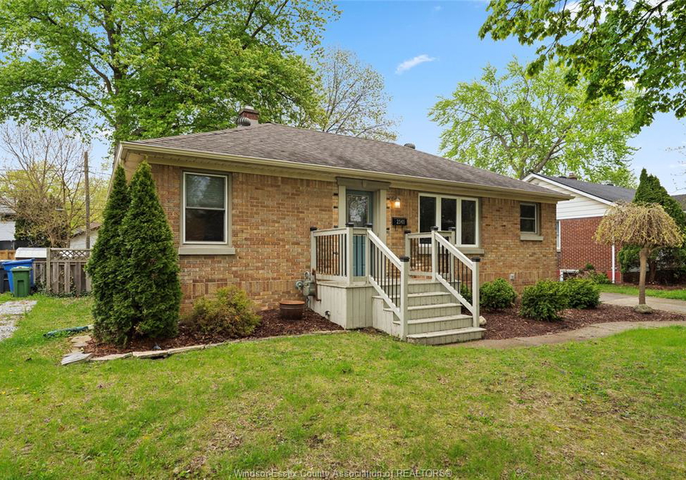 2940-randolph-avenue-windsor-ontario-26009949