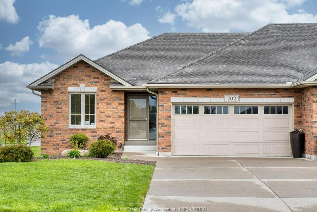 702-commisso-crescent-lasalle-ontario-26009969