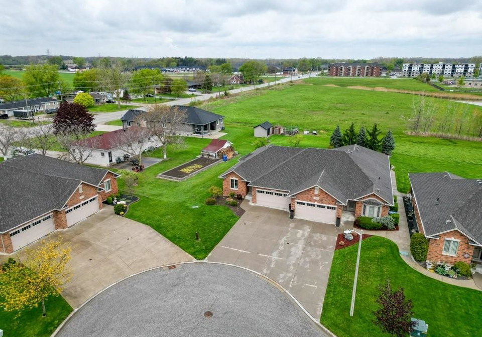702-commisso-crescent-lasalle-ontario-26009969