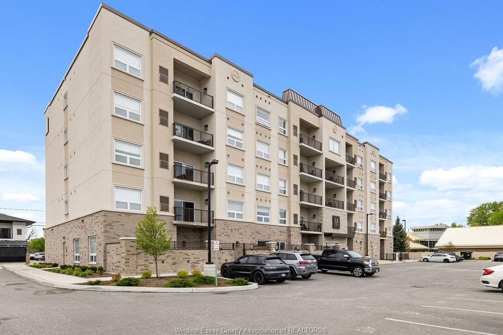 1740-sprucewood-lasalle-ontario-26009982