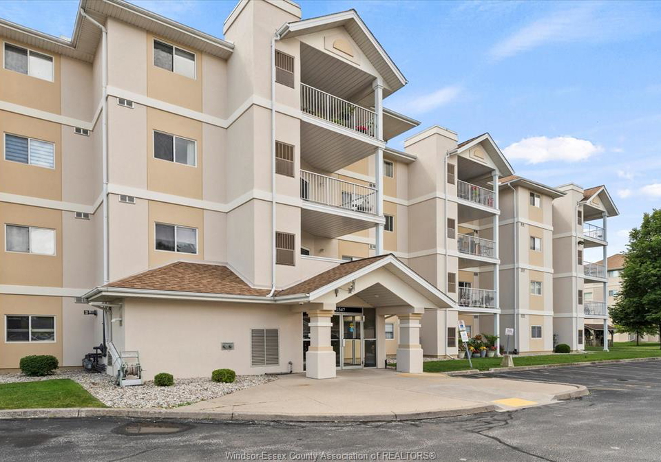 1547-grand-marais-road-west-windsor-ontario-26010001