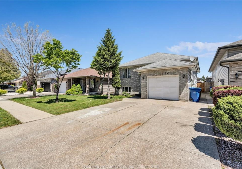 2558-gatwick-windsor-ontario-26010003