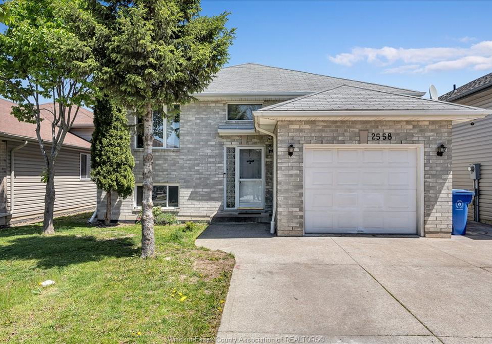 2558-gatwick-windsor-ontario-26010003