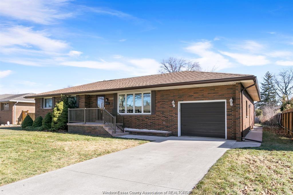 1550-roxborough-boulevard-windsor-ontario-26010007