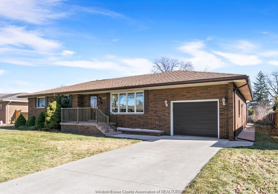 1550-roxborough-boulevard-windsor-ontario-26010007
