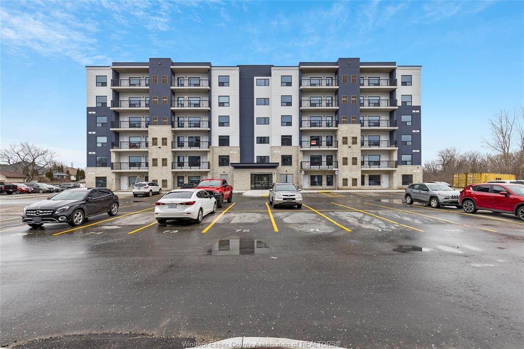 3320-stella-windsor-ontario-26010012