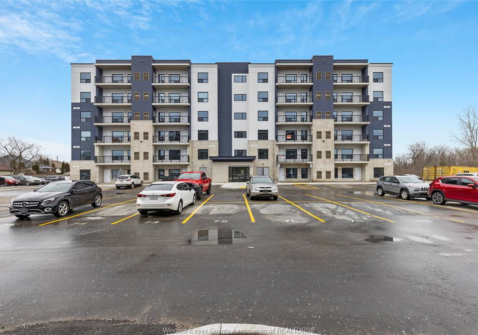 3320-stella-windsor-ontario-26010012