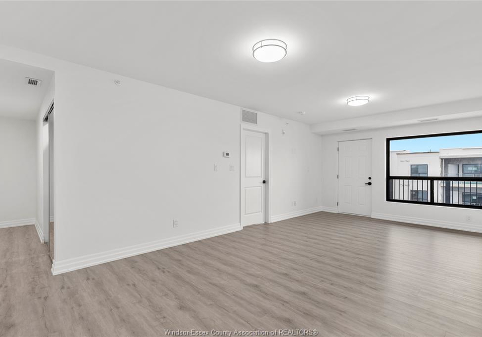 3320-stella-windsor-ontario-26010012