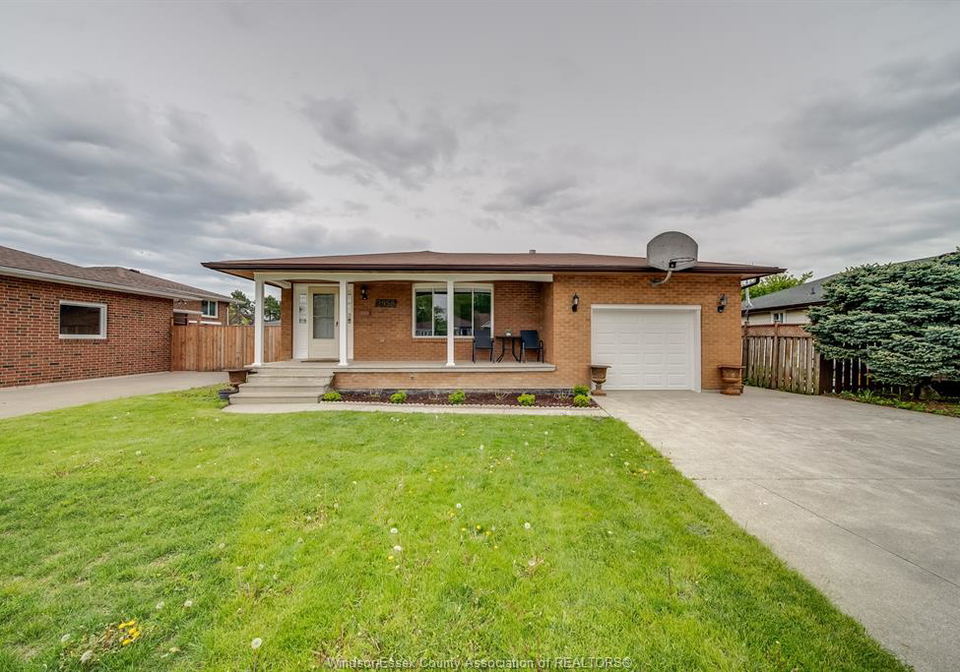 2958-llyod-george-boulevard-windsor-ontario-26010021