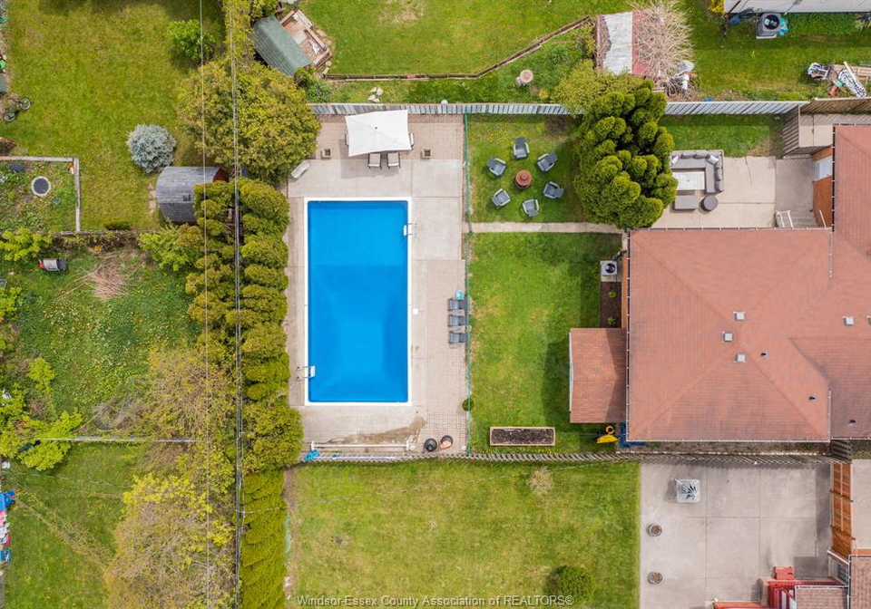 2958-llyod-george-boulevard-windsor-ontario-26010021