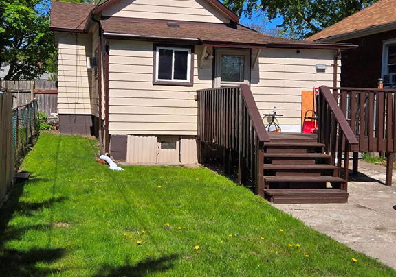 3595-queen-windsor-ontario-26010030