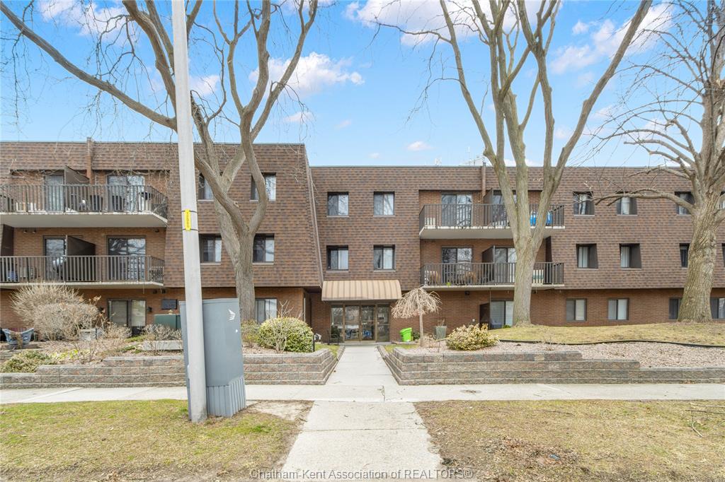 225-campus-parkway-chatham-ontario-26010044