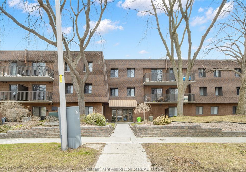 225-campus-parkway-chatham-ontario-26010044