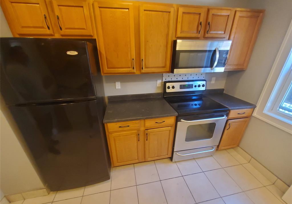 679-piche-windsor-ontario-26010069
