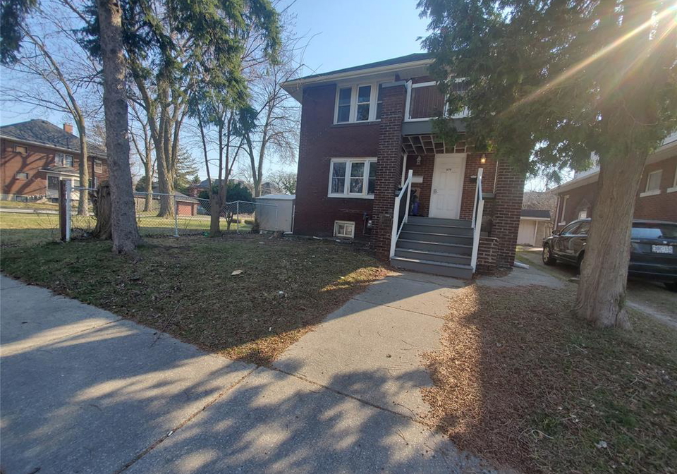 679-piche-windsor-ontario-26010071