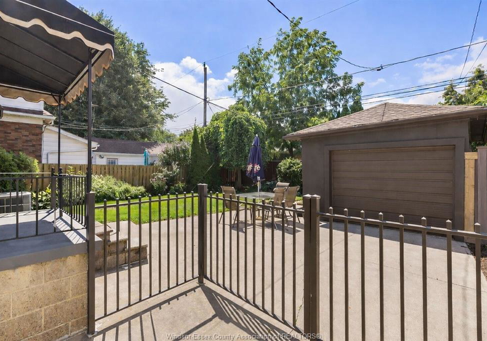 2333-chilver-windsor-ontario-26010075