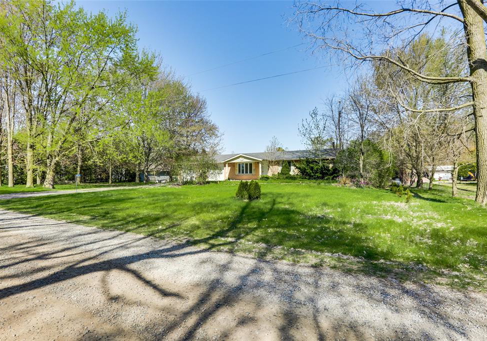 649-trillium-drive-newbury-ontario-26010079