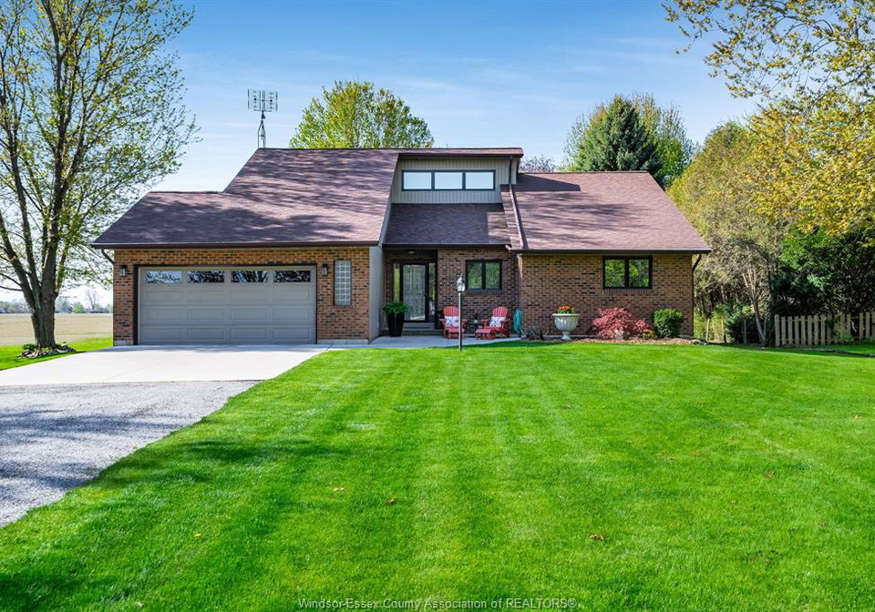 621-county-road-20-kingsville-ontario-26010093