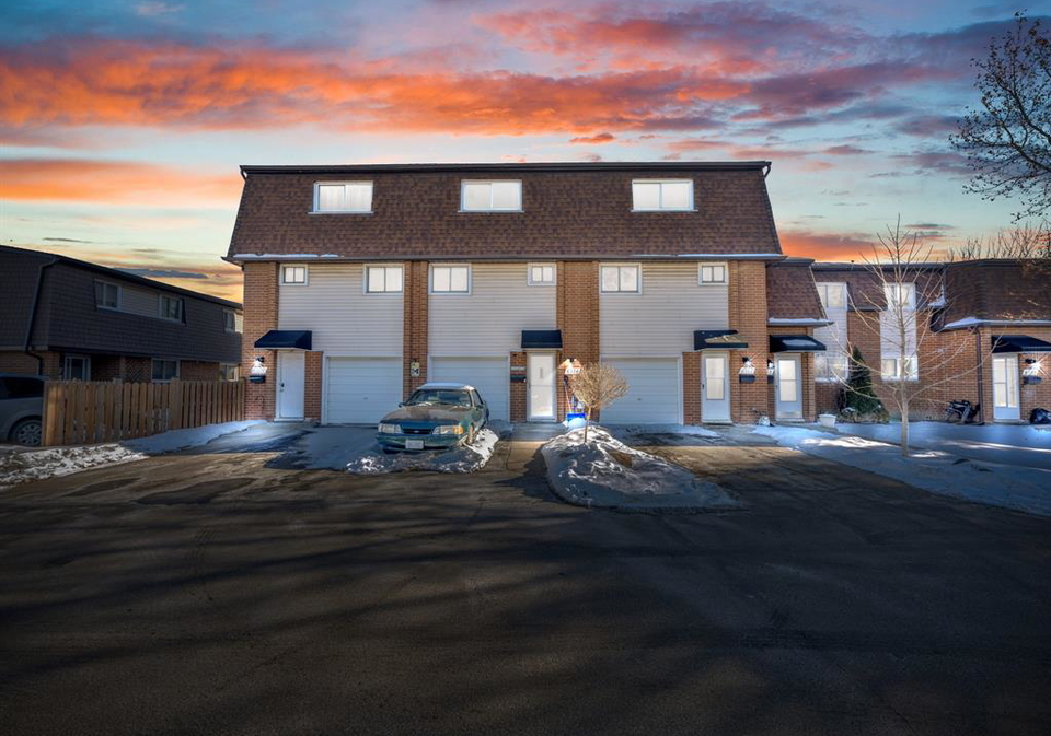 6312-thornberry-windsor-ontario-26010114